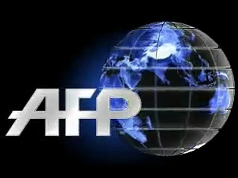 Le chef de la diplomatie russe accueilli en héros à Damas, Homs s'embrase