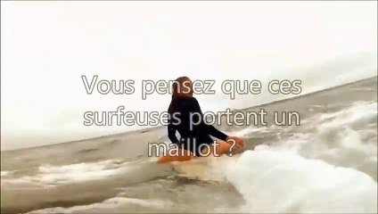 Méfiez-vous des apparences, ces surfeuses ne portent pas de maillot !