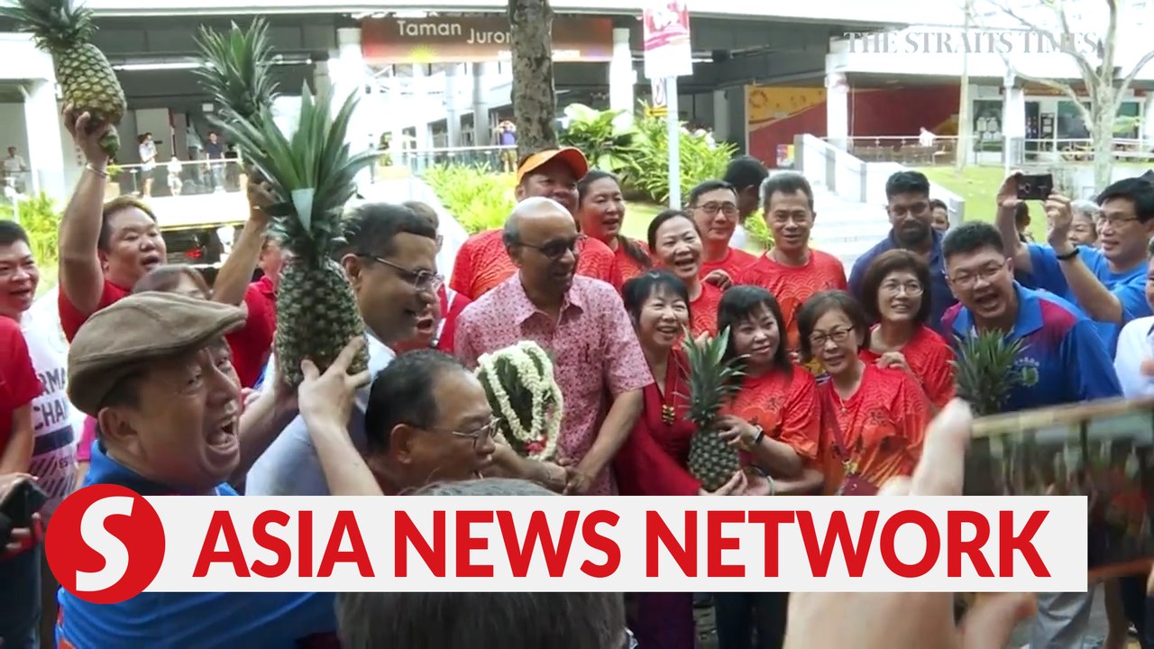 The Straits Times | President-elect Tharman Shanmugaratnam begins post-victory walkabout at Taman Jurong