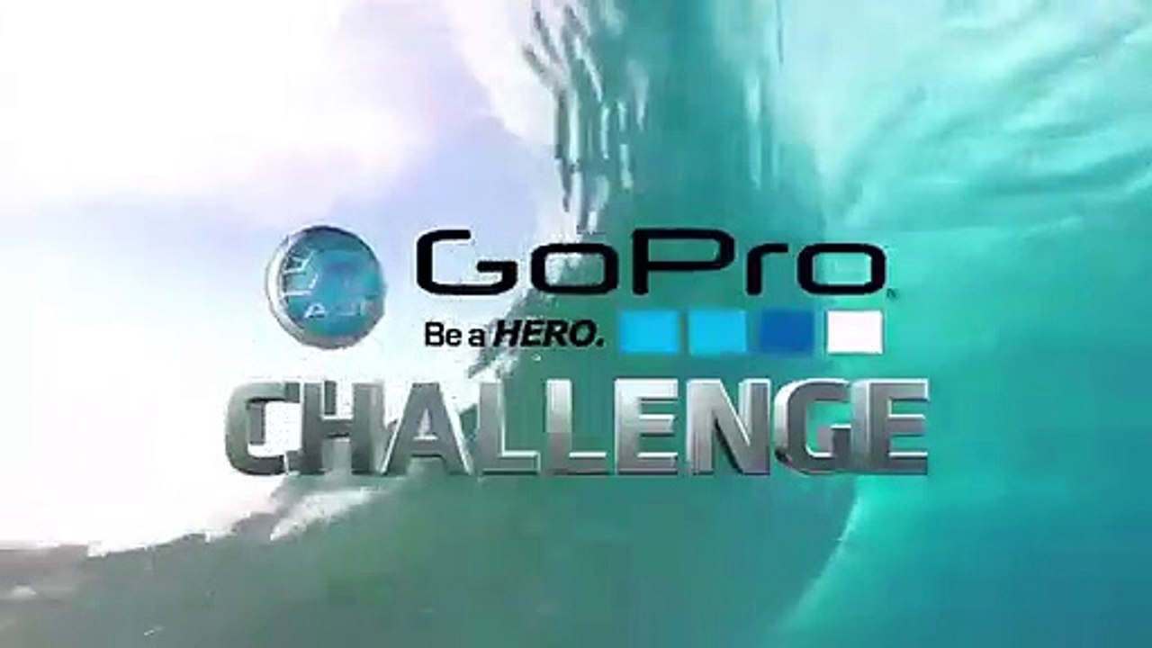 Quand le surfeur Kelly Slater croise un requin blanc