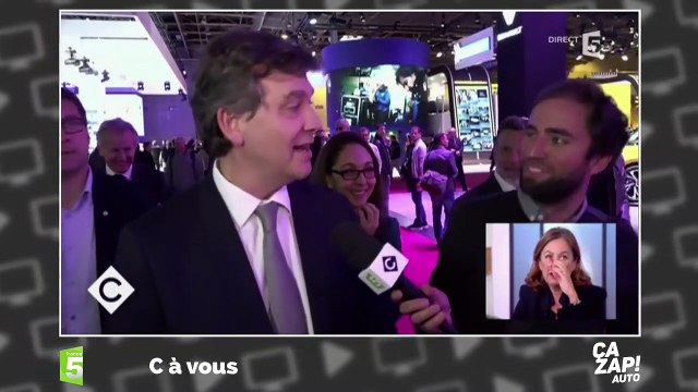 Accident impressionnant : une voiture chute sur une borne à incendie