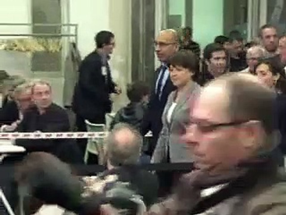 Cantonales: l'UMP menacée par le FN,  la gauche revigorée