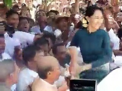 Birmanie: Aung San Suu Kyi salue la victoire du peuple , son parti dit avoir remporté 43 sièges,