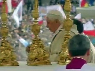 Benoît XVI annonce sa démission, un nouveau pape attendu "pour Pâques"