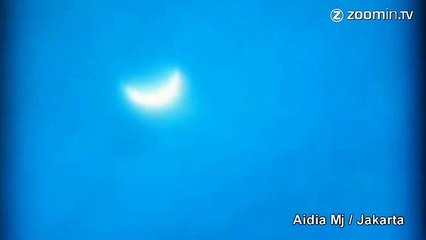 Les plus belles images de l'éclipse solaire à Jakarta