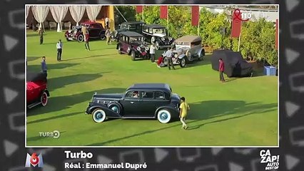 Une incroyable limousine entre dans la salle de fête d'un mariage !
