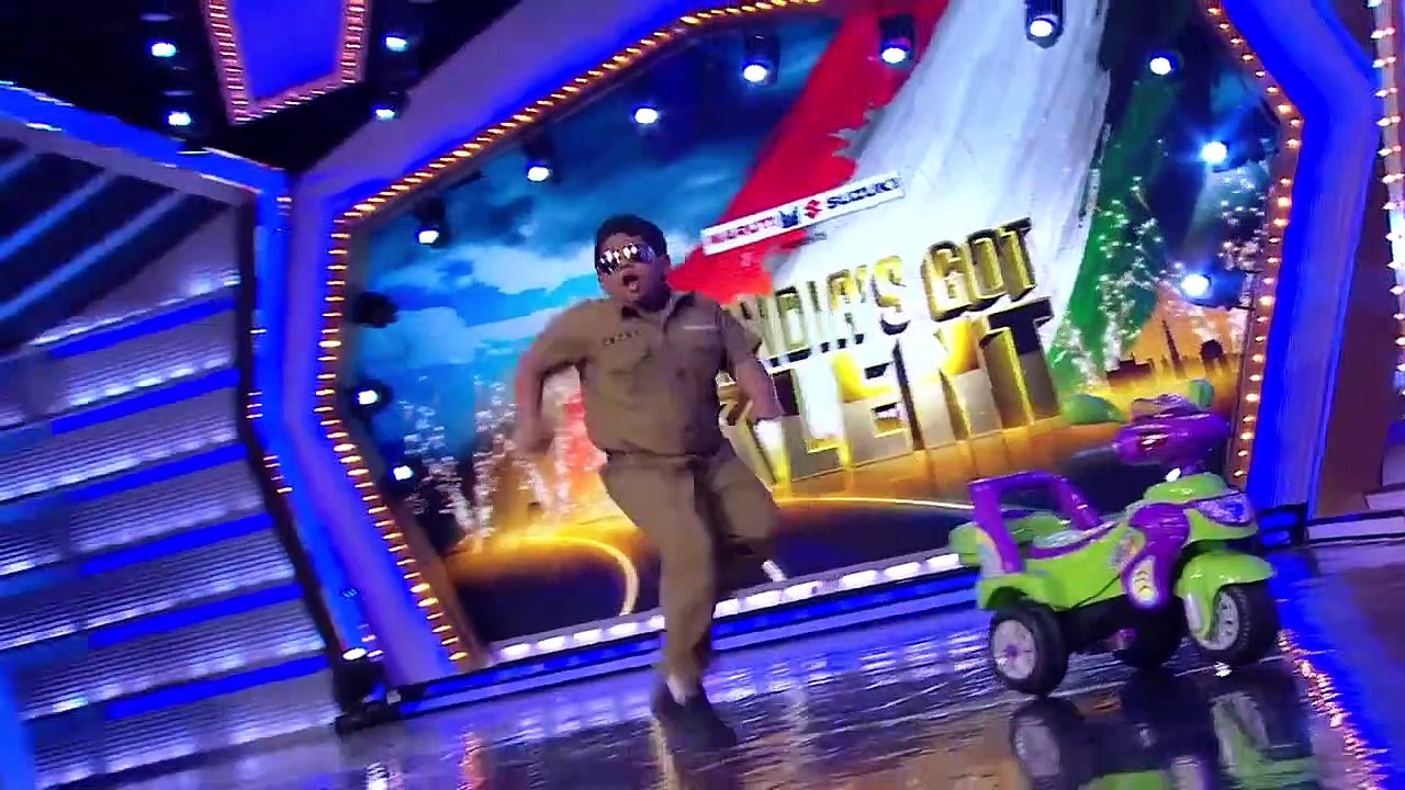 Un danseur indien de 8 ans enflamme "India's Got Talent"