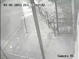 Une caméra de surveillance capture les images d'un fantôme !