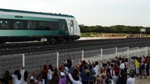 Viaja AMLO en Tren Maya