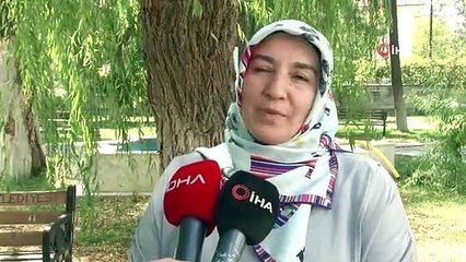 Azmin Zaferi: 3 Çocuk Annesi 3. Üniversiteye Oğlu ile Kayıt Oldu