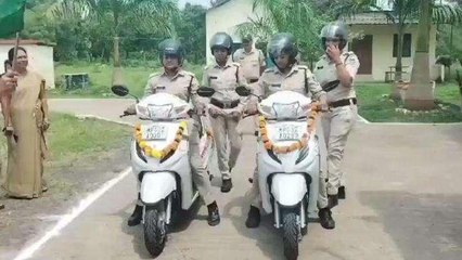 बैतूल: SP ने दो निर्भया मोबाइल को हरी झंडी दिखाकर किया रवाना, देखें खबर