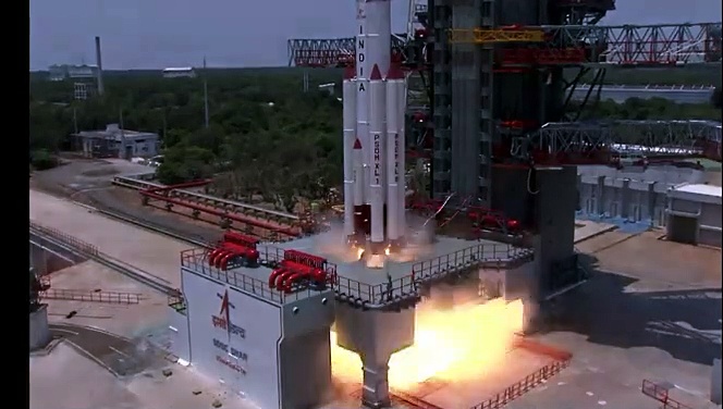 Aditya - l1 launch: சூரியனை நோக்கி வெற்றிகரமாக விண்ணில் சீறிப்பாய்ந்த ஆதித்யா - l1 