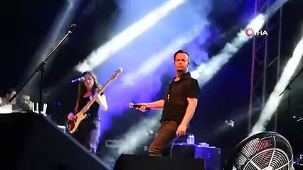 Emre Aydın monte sur scène à Bursa