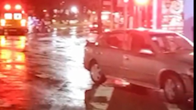 Colisão traseira deixa duas mulheres feridas no centro de Cascavel