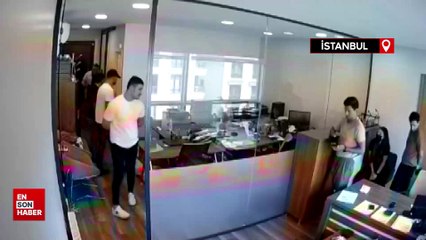 İstanbul'da korumalık teklif ettikleri adamın zorla parasını aldılar