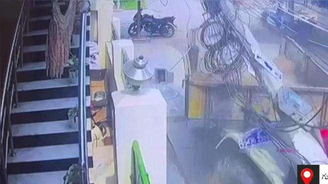 గుంటూరు జిల్లా: ట్రాక్టర్ బీభత్సం... ఎలా ఎగిరి...
