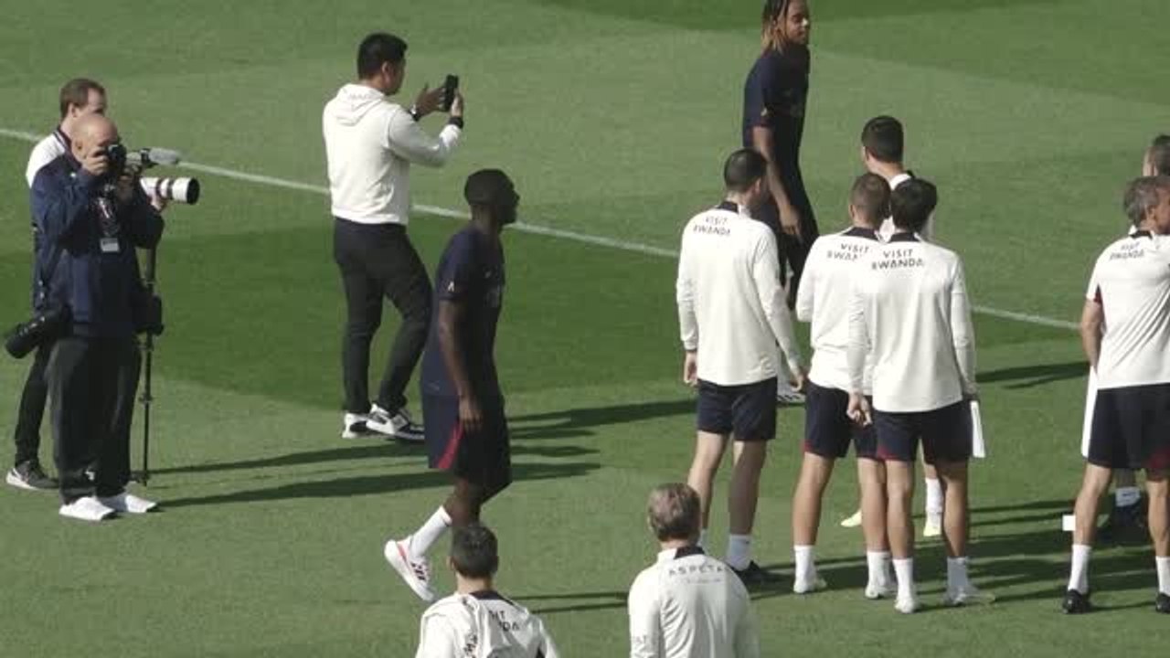 Kolo Muani im Training nach PSG-Transfer