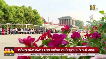 Hàng vạn người dân vào Lăng viếng Chủ tịch Hồ Chí Minh (1)