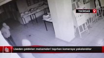 Liseden çaldıkları malzemeleri taşırken kameraya yakalandılar