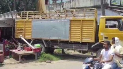 सहरसा: अनियंत्रित होकर ट्रक घुसा दुकान में, मची अफरा-तफरी