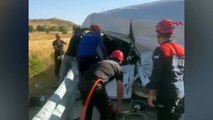 Tunceli-Elazığ karayolunda minibüs ve panelvan çarpıştı: 3 yaralı