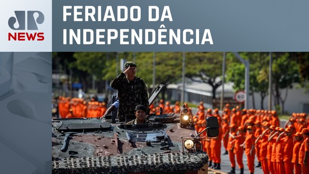 Militares ensaiam para desfile de comemoração do 7 de setembro