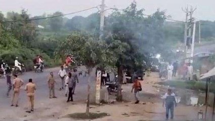 आगरा: दुकानों पर कब्जे को लेकर दो पक्ष आमने-सामने, फायरिंग और पथराव में चार लोग घायल