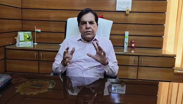 मोबाइल बांट रहा गर्दन-कमर का दर्द