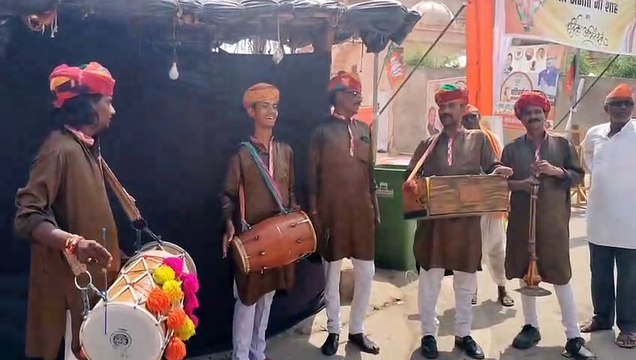 गृहमंत्री शाह पहुंचे बेणेश्वर धाम, वसुंधरा राजे ने भी किए दर्शन