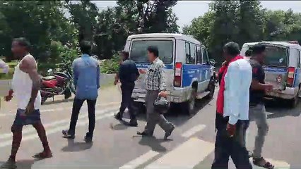 पाली में हाइवे पर कार ने बाइक को रौंदा स्कूल से घर लौट रहे चपरासी की मौत