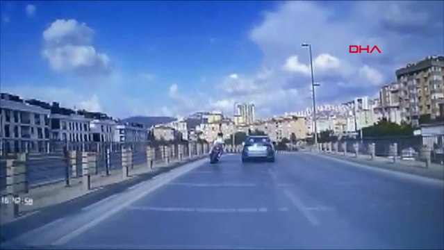 Maltepe'de motosiklet sürücüsünün hayatını kaybettiği kaza kamerada