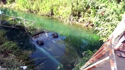 Antalya'da Otomobil Sulama Kanalına Uçtu
