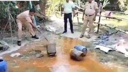 अमेठी: आबकारी टीम छापामार कार्यवाई कर पकड़ी 40 लीटर कच्ची शराब