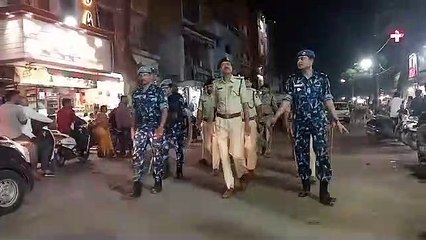 आगामी विधानसभा चुनाव की तैयारी को लेकर नर्मदापुरम पुलिस और RAF का ज्वाइंट फ्लेग मार्च और एरिया डोमिनेशन