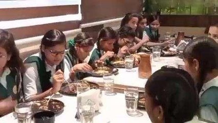 पहली बार दृष्टि बाधित लोगों के लिए बना होटल मेनू कार्ड, खुद करेंगे मनचाहा खाने का ऑर्डर