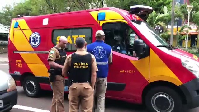 Homem é esfaqueado no Centro e atendido pelo Siate na Rua Souza Naves; suspeito foi preso