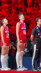 Ebrar Karakurt İstiklal Marşı'nı okurken gözyaşlarını tutamadı