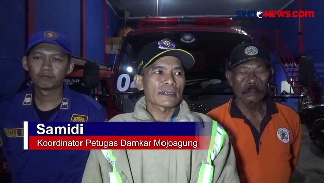 Kebakaran Hebat Landa Pabrik Masker di Jombang