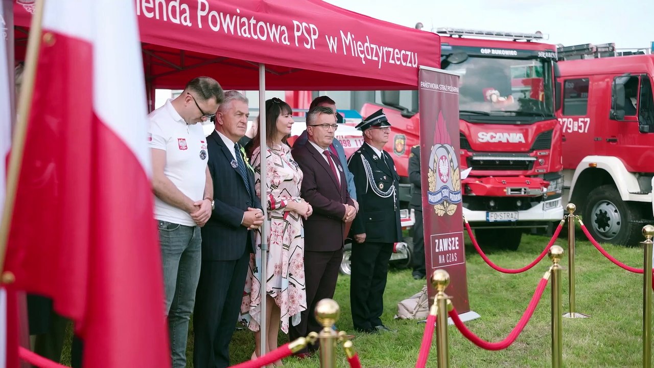 Gazeta Lubuska. Lutol Suchy. Przekazanie wozu dla OSP