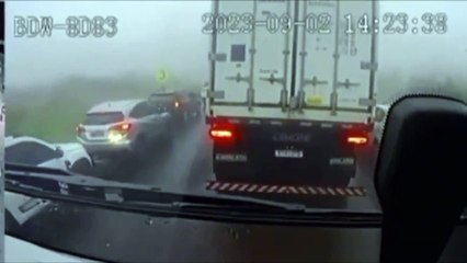 7 morts et 11 blessés dans un accident de la route en chaîne au Brésil