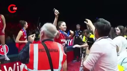 İlkin Aydın'dan kendisini çağıran TRT muhabirine: 'Ben siyasi şeyler söylüyorum'