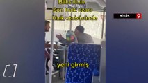 Bitlis'teki halk otobüsüne binen amcanın söylediği türküler viral oldu