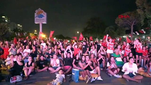 A Milli Kadın Voleybol Takımı Antalya'da Şampiyonluk Coşkusu Yaşattı