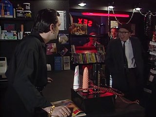 Bottom S01E01 Smells