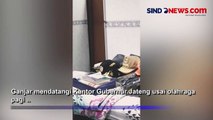 Momen Haru Rapikan Perlengkapan Dinasnya Jelang Purnatugas