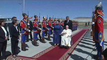 البابا فرنسيس ينهي رحلته إلى منغوليا