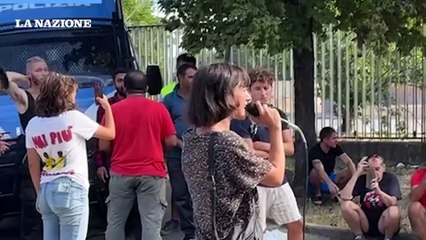 Mondo Convenienza, la protesta contro lo sgombero