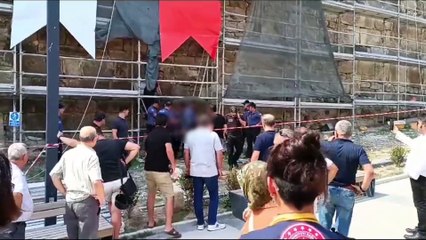 Sinop'ta Kale surlarına çıkan vatandaşı polis ikna etti