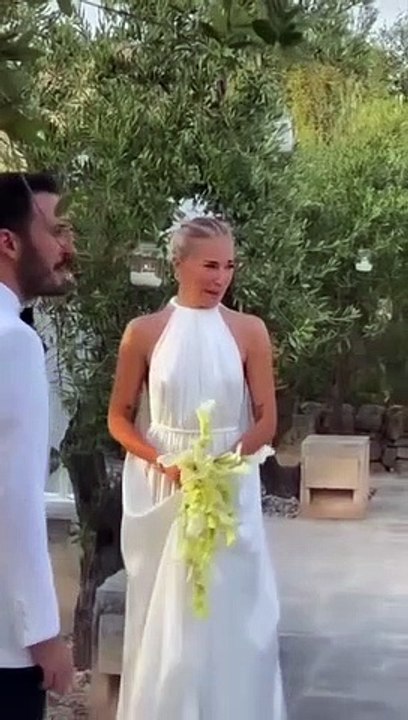 Burcu Esmersoy et Nazim Akmandil se sont mariés en Italie ! Les larmes des mariés ont marqué le mariage