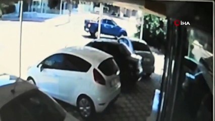 Un garçon de 17 ans au volant heurte un garçon de 11 ans, causant la mort